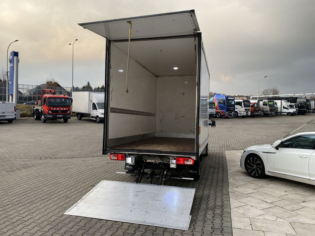 Volkswagen Crafter 2.0 TDI 177HP / High Container / Lift 750KG / Super Cond Volkswagen Crafter 2.0 TDI 177HP / High Container / Lift 750KG / Super Cond leasing Volkswagen Crafter 2.0 TDI 177HP / High Container / Lift 750KG / Super Cond Volkswagen Crafter 2.0 TDI 177HP / High Container / Lift 750KG / Super Cond: obrázek 27