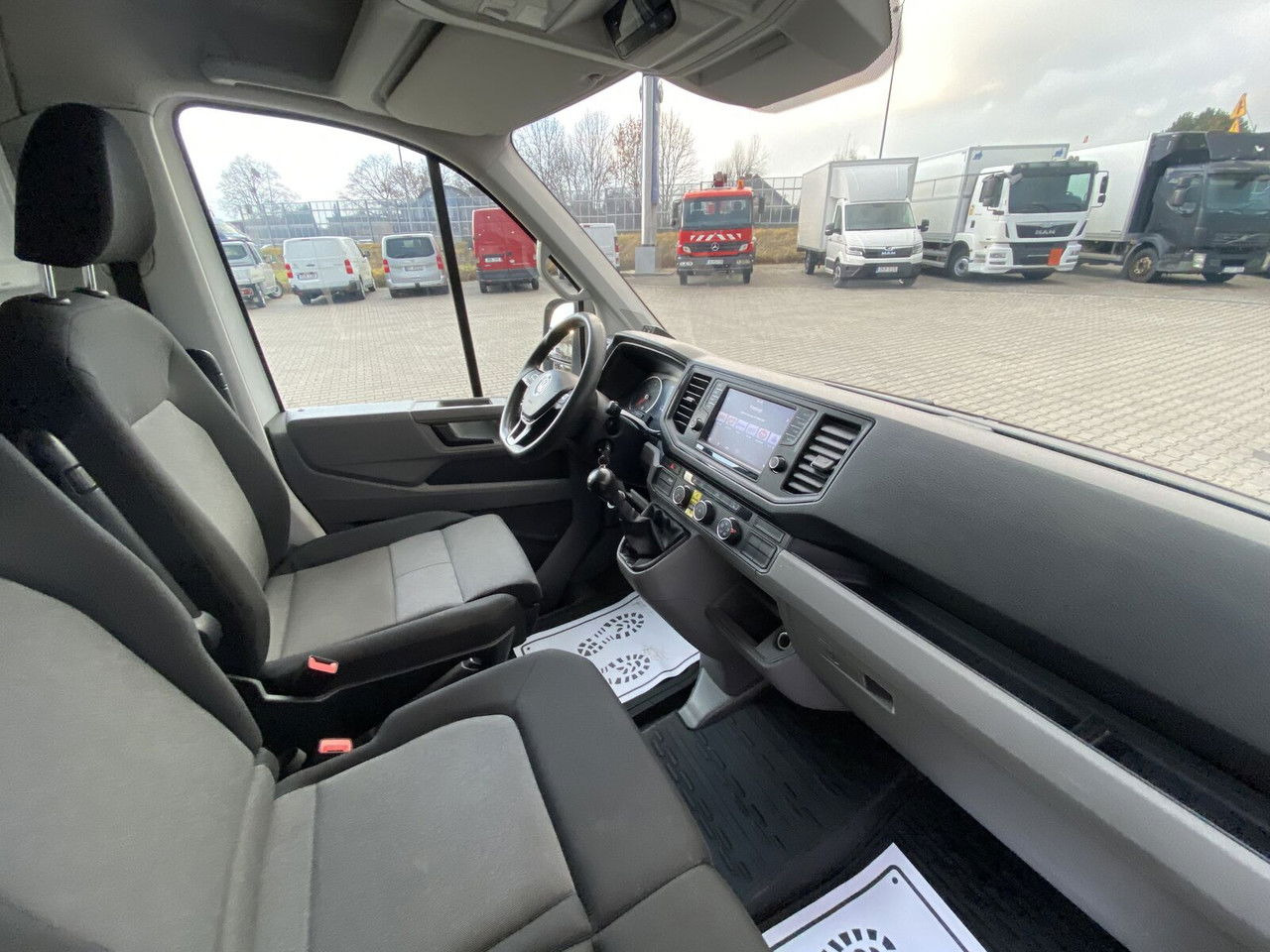 Volkswagen Crafter 2.0 TDI 177HP / High Container / Lift 750KG / Super Cond Volkswagen Crafter 2.0 TDI 177HP / High Container / Lift 750KG / Super Cond leasing Volkswagen Crafter 2.0 TDI 177HP / High Container / Lift 750KG / Super Cond Volkswagen Crafter 2.0 TDI 177HP / High Container / Lift 750KG / Super Cond: obrázek 13