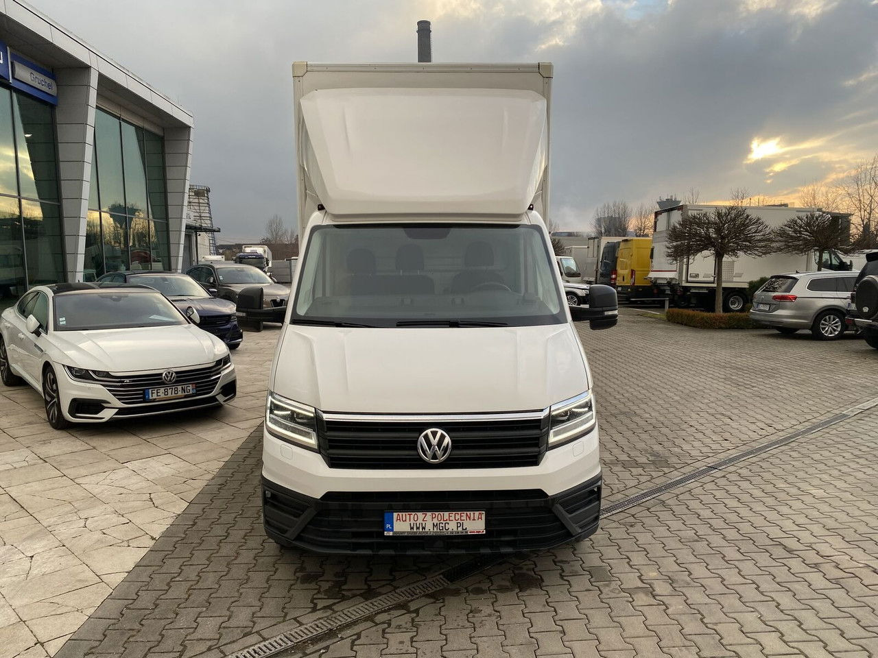 Volkswagen Crafter 2.0 TDI 177HP / High Container / Lift 750KG / Super Cond Volkswagen Crafter 2.0 TDI 177HP / High Container / Lift 750KG / Super Cond - Dodávka skřín: obrázek 5 Volkswagen Crafter 2.0 TDI 177HP / High Container / Lift 750KG / Super Cond Volkswagen Crafter 2.0 TDI 177HP / High Container / Lift 750KG / Super Cond - Dodávka skřín: obrázek 5