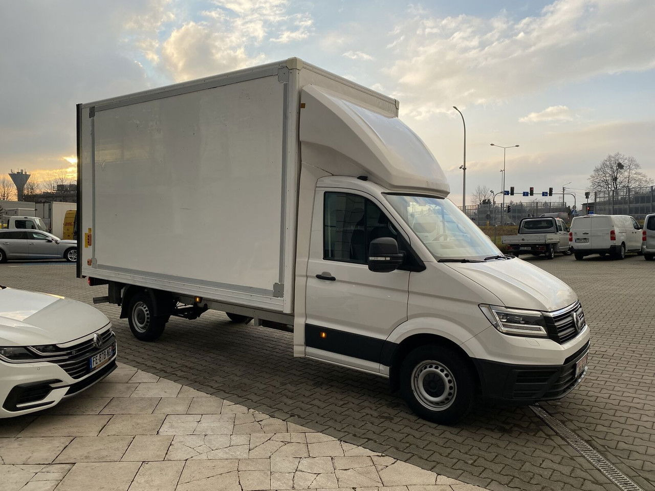 Volkswagen Crafter 2.0 TDI 177HP / High Container / Lift 750KG / Super Cond Volkswagen Crafter 2.0 TDI 177HP / High Container / Lift 750KG / Super Cond leasing Volkswagen Crafter 2.0 TDI 177HP / High Container / Lift 750KG / Super Cond Volkswagen Crafter 2.0 TDI 177HP / High Container / Lift 750KG / Super Cond: obrázek 8
