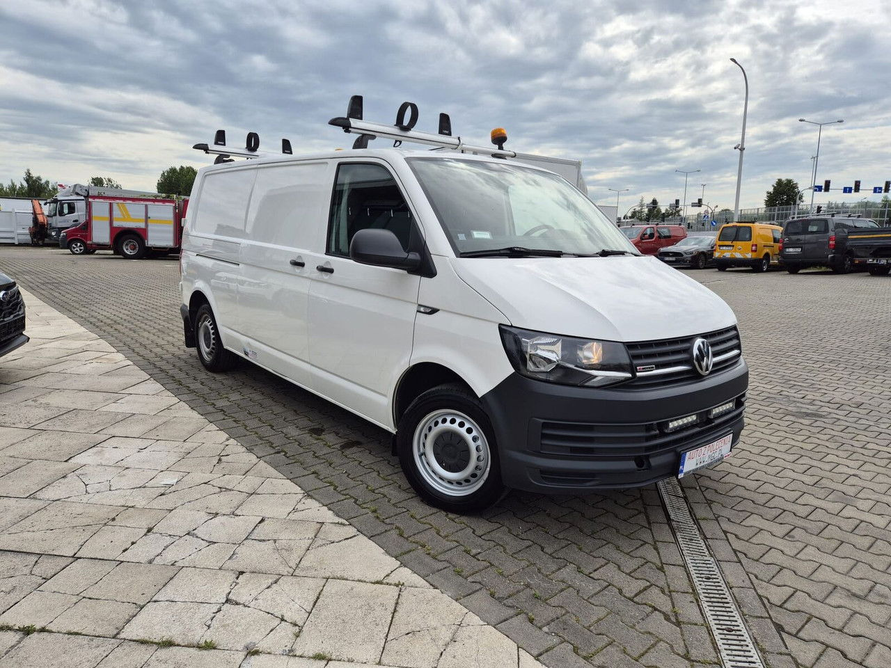 Volkswagen Transporter T6 4Motion / 1 Owner / Webasto / 4X4 / Works Great - Malá dodávka: obrázek 5 Volkswagen Transporter T6 4Motion / 1 Owner / Webasto / 4X4 / Works Great - Malá dodávka: obrázek 5