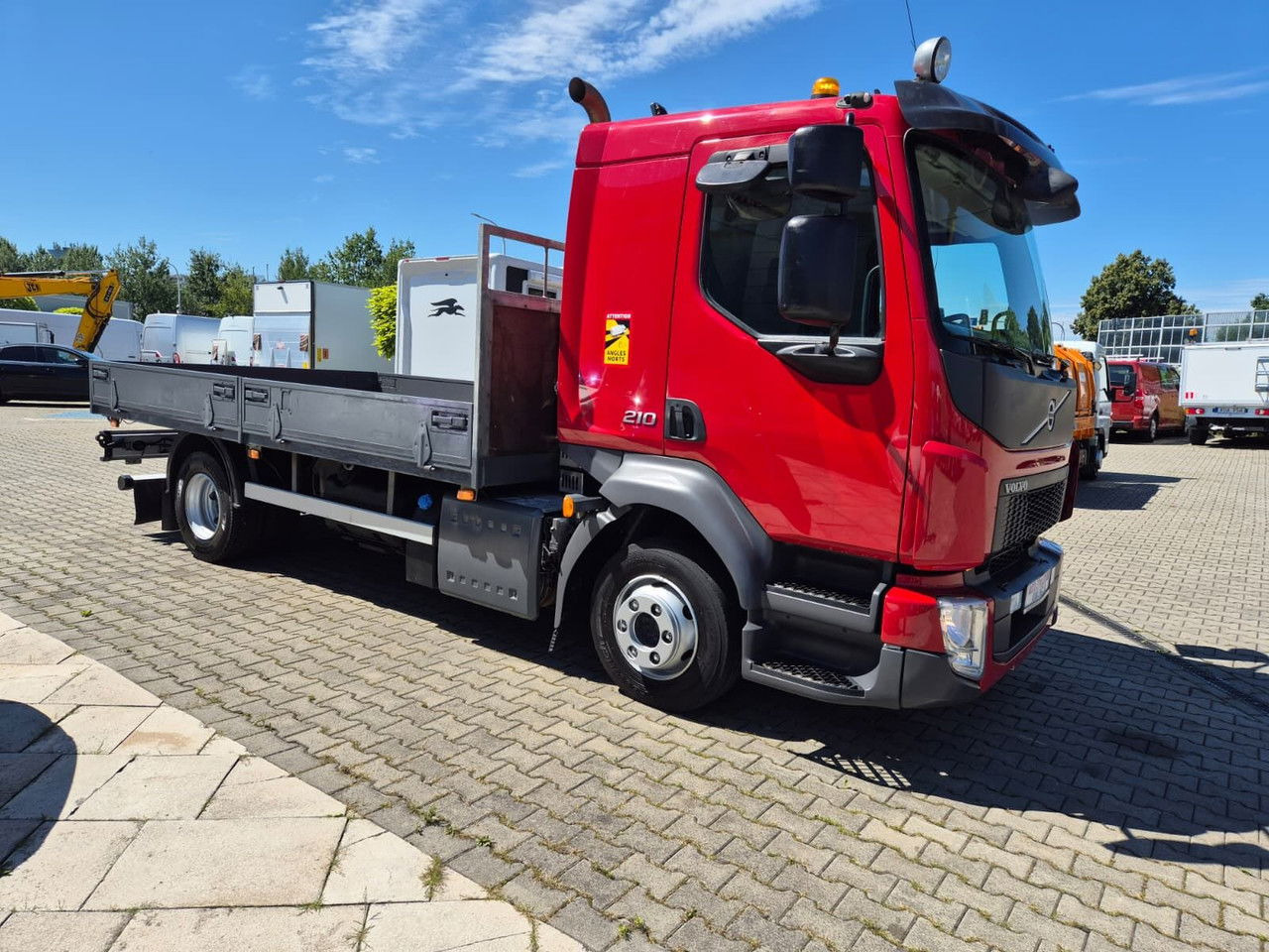 Volvo FL 210 1 Owner / LOW KM / Fassi - Nákladní automobil valníkový/ Plošinový, Auto s hydraulickou rukou: obrázek 5 Volvo FL 210 1 Owner / LOW KM / Fassi - Nákladní automobil valníkový/ Plošinový, Auto s hydraulickou rukou: obrázek 5