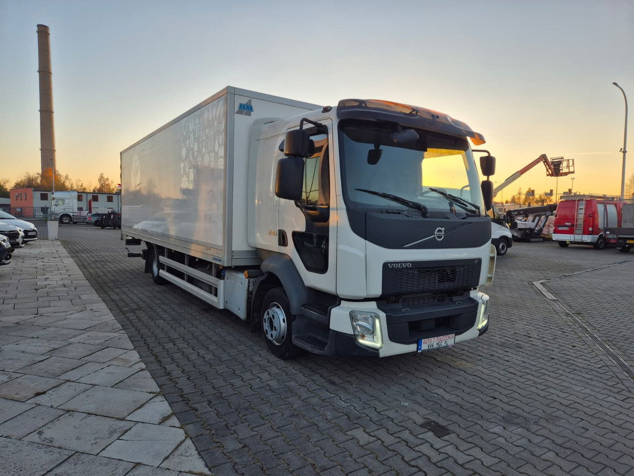 Volvo FL 240 - Chladírenský nákladní automobil: obrázek 4 Volvo FL 240 - Chladírenský nákladní automobil: obrázek 4