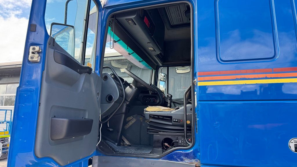 DAF XF 95.380 6X2 stake body - air condition leasing DAF XF 95.380 6X2 stake body - air condition: obrázek 18