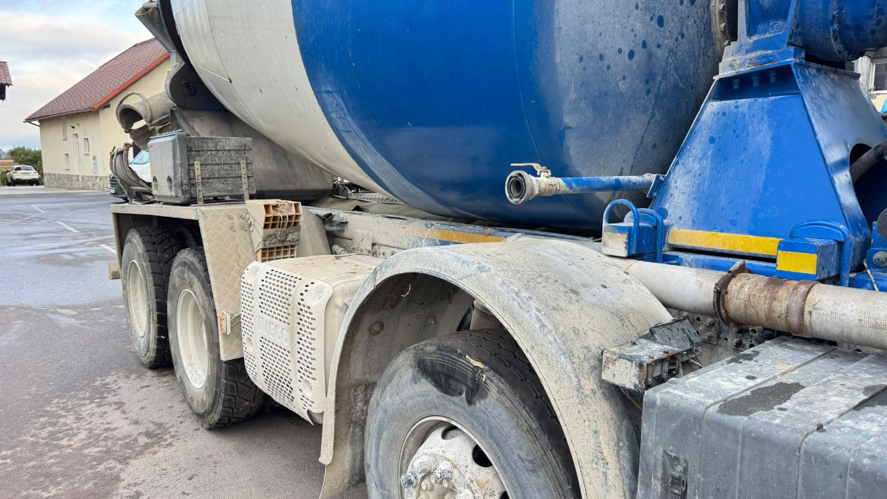 Iveco Trakker AD340TB45 8x4 mixer 10m3 - Autodomíchávač: obrázek 4 Iveco Trakker AD340TB45 8x4 mixer 10m3 - Autodomíchávač: obrázek 4
