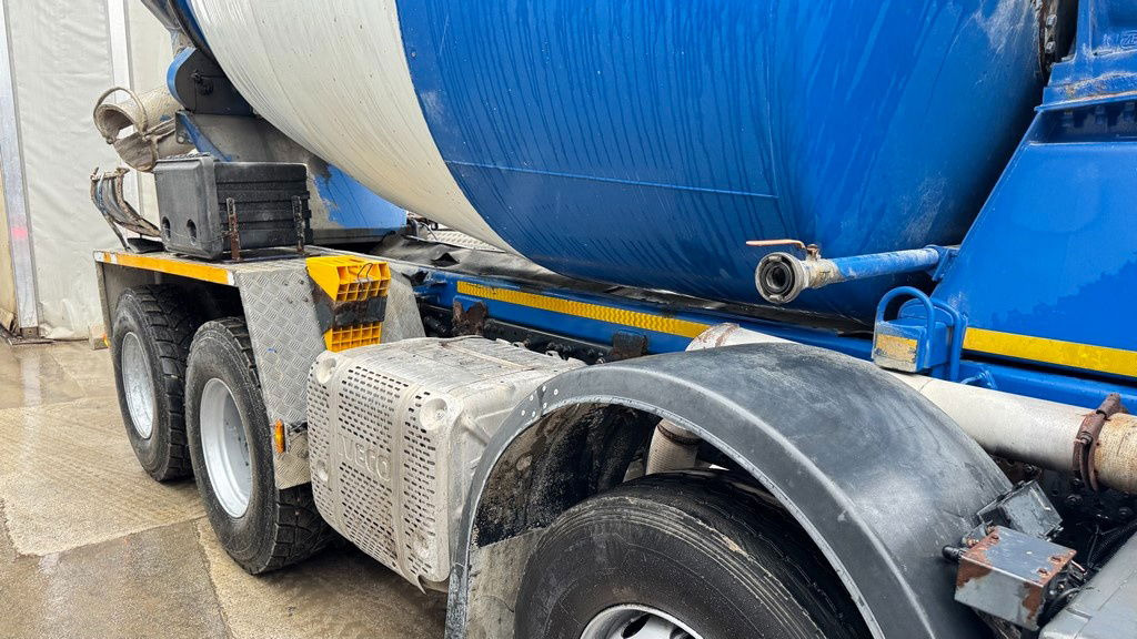 Iveco Trakker AD340TB45 8x4 mixer 9m3 - Autodomíchávač: obrázek 4 Iveco Trakker AD340TB45 8x4 mixer 9m3 - Autodomíchávač: obrázek 4