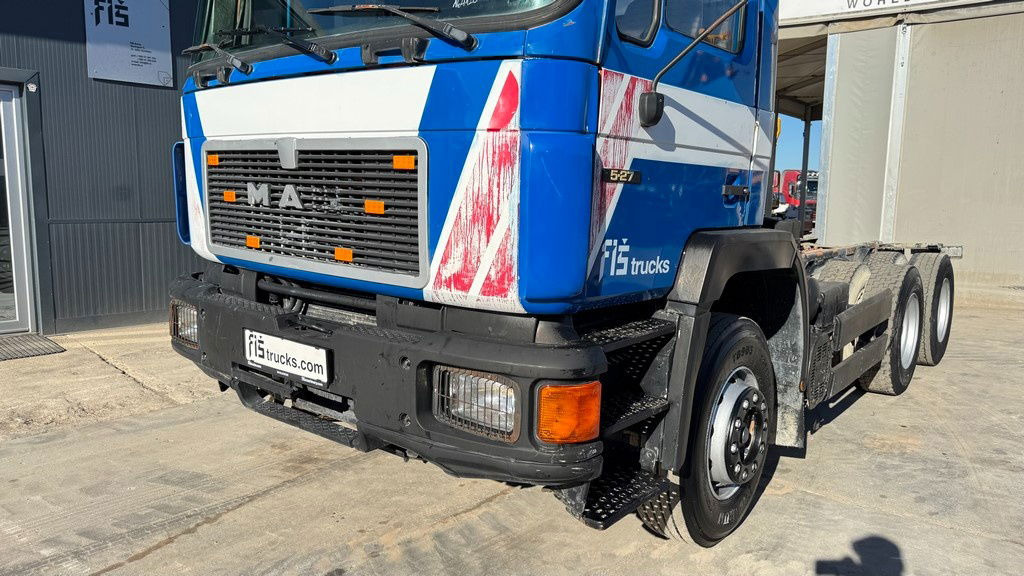 MAN 25.272 6x4 chassis- complete spring - Podvozek s kabinou: obrázek 2 MAN 25.272 6x4 chassis- complete spring - Podvozek s kabinou: obrázek 2