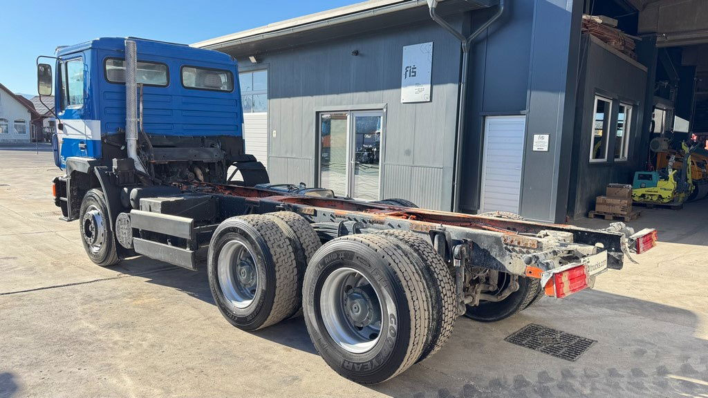 MAN 25.272 6x4 chassis- complete spring - Podvozek s kabinou: obrázek 4 MAN 25.272 6x4 chassis- complete spring - Podvozek s kabinou: obrázek 4