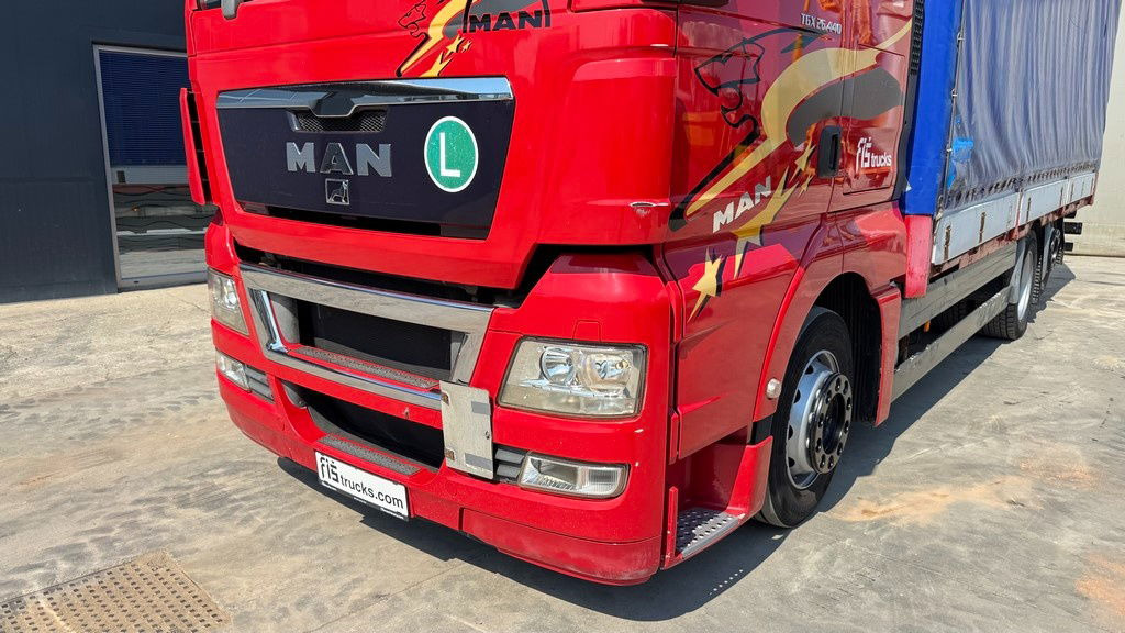MAN TGX 26.440 6x2 box truck - retarder - lifting+steering axle - Skříňový nákladní auto: obrázek 2 MAN TGX 26.440 6x2 box truck - retarder - lifting+steering axle - Skříňový nákladní auto: obrázek 2