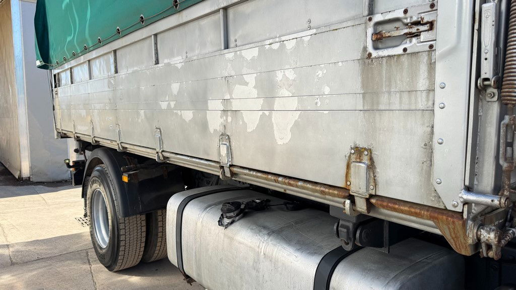 Mercedes-Benz Actros 1841 L 4x2 tipper - tarpaulin - euro 5 - Sklápěč: obrázek 4 Mercedes-Benz Actros 1841 L 4x2 tipper - tarpaulin - euro 5 - Sklápěč: obrázek 4