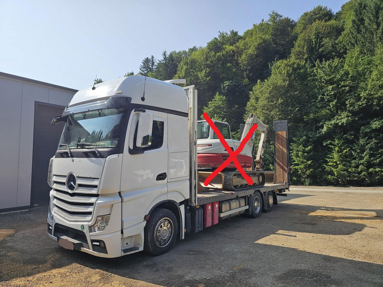 Mercedes-Benz Actros 2545 6x2 transporter - steering axle - 7.8M - Přepravník automobilů: obrázek 4 Mercedes-Benz Actros 2545 6x2 transporter - steering axle - 7.8M - Přepravník automobilů: obrázek 4