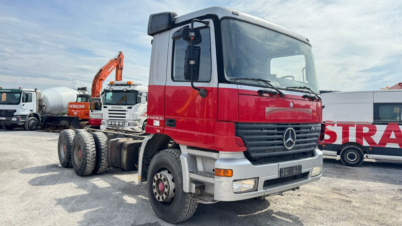 Mercedes-Benz Actros 2631 6x4 chassis - spring - Podvozek s kabinou: obrázek 3 Mercedes-Benz Actros 2631 6x4 chassis - spring - Podvozek s kabinou: obrázek 3