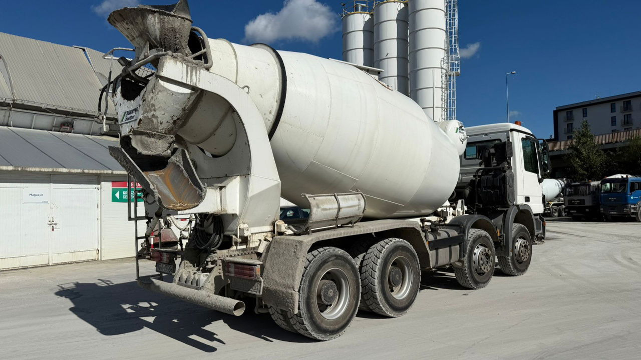 Mercedes-Benz Actros 3536 8x4 beton Schwing mixer 10m3 - Autodomíchávač: obrázek 4 Mercedes-Benz Actros 3536 8x4 beton Schwing mixer 10m3 - Autodomíchávač: obrázek 4