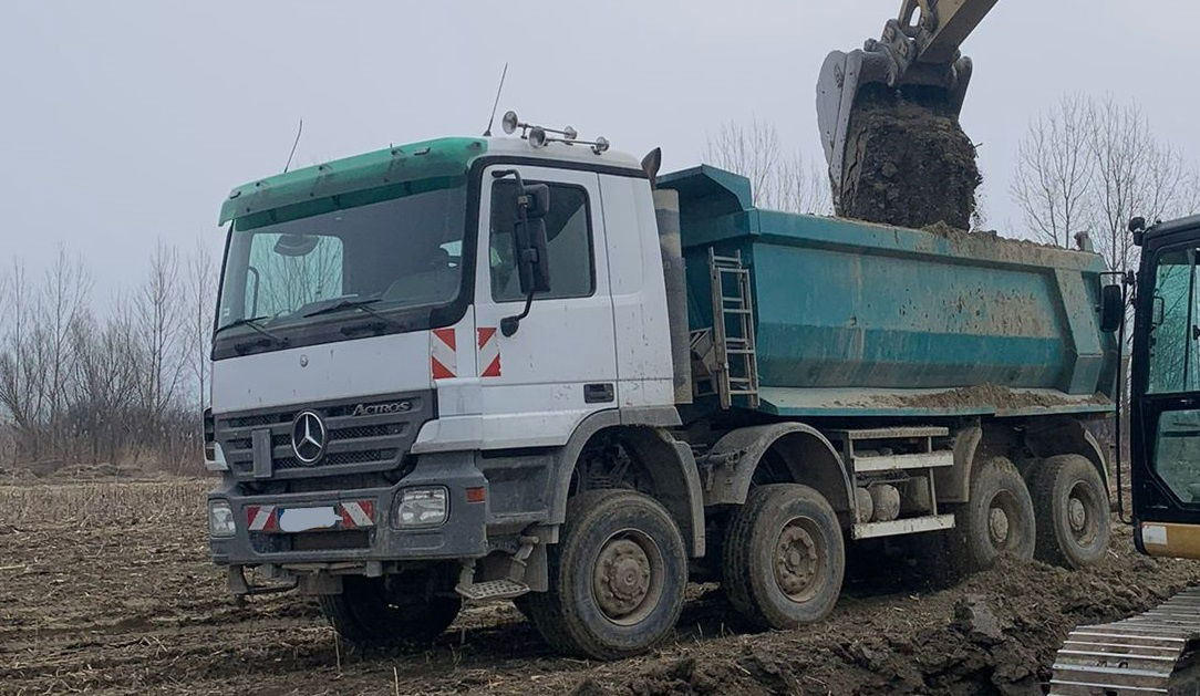 Mercedes-Benz Actros 4141 K 8x6 mulda tipper - damaged - Sklápěč: obrázek 2 Mercedes-Benz Actros 4141 K 8x6 mulda tipper - damaged - Sklápěč: obrázek 2
