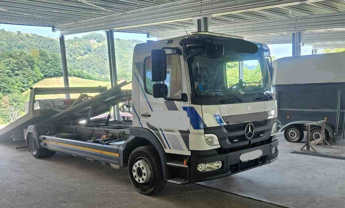 Mercedes-Benz Atego 1224 L 4x2 car transporter - 7.55M - Přepravník automobilů: obrázek 1 Mercedes-Benz Atego 1224 L 4x2 car transporter - 7.55M - Přepravník automobilů: obrázek 1