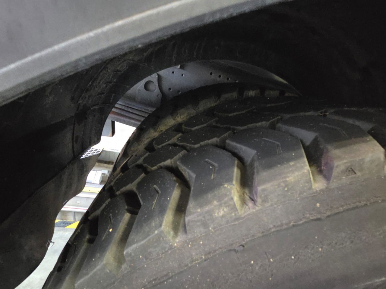 Mercedes-Benz Axor 1829 K 4x2 meiller tipper - crane PK8501 remote - Sklápěč: obrázek 5 Mercedes-Benz Axor 1829 K 4x2 meiller tipper - crane PK8501 remote - Sklápěč: obrázek 5