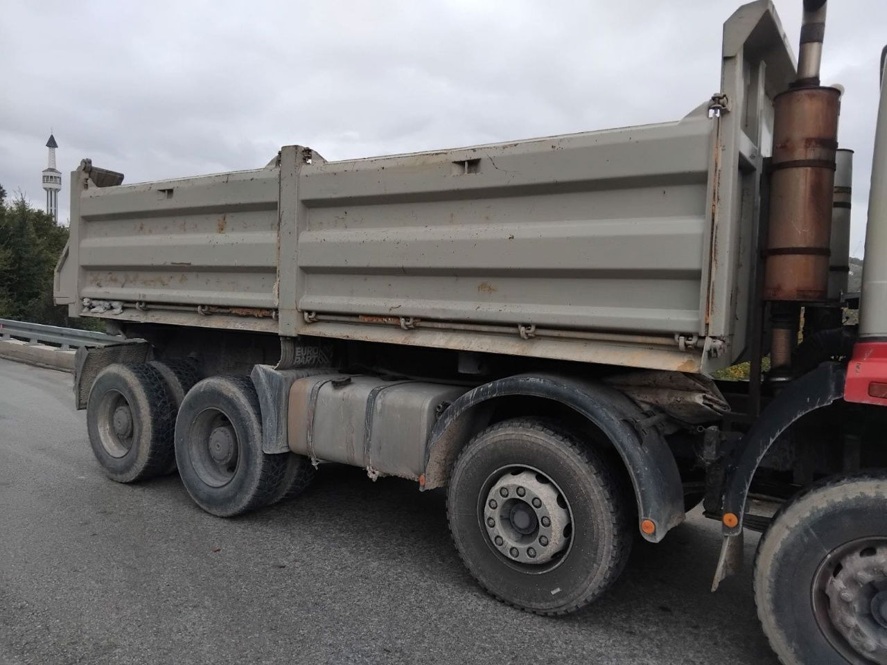 Mercedes-Benz SK 3235 8X4 tipper - V8 - Spring - Sklápěč: obrázek 5 Mercedes-Benz SK 3235 8X4 tipper - V8 - Spring - Sklápěč: obrázek 5