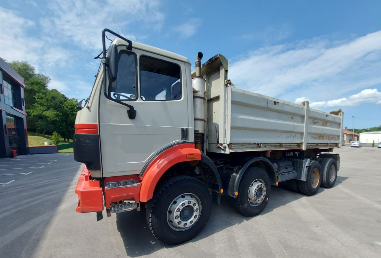 Mercedes-Benz SK 3235 8X4 tipper - V8 - Spring - Sklápěč: obrázek 2 Mercedes-Benz SK 3235 8X4 tipper - V8 - Spring - Sklápěč: obrázek 2