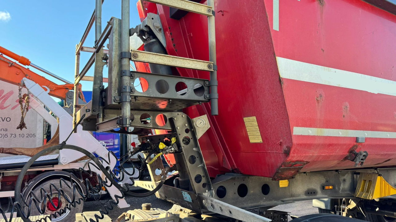 Schmitz Cargobull SGF S3 - taurpaulin - Sklápěcí návěs: obrázek 5 Schmitz Cargobull SGF S3 - taurpaulin - Sklápěcí návěs: obrázek 5