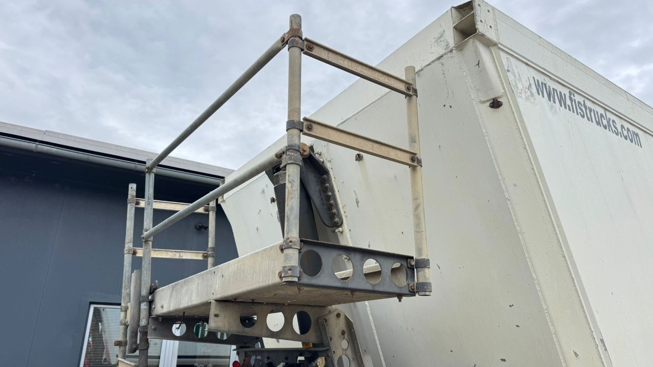 Schmitz Cargobull SKI 24 Tipper Trailer - Sklápěcí návěs: obrázek 2 Schmitz Cargobull SKI 24 Tipper Trailer - Sklápěcí návěs: obrázek 2