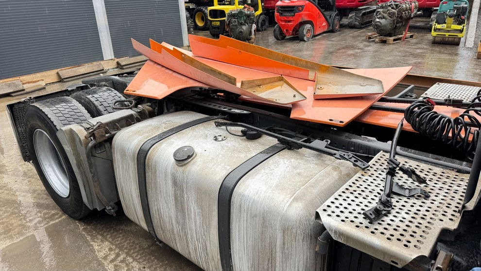 Mercedes-Benz Actros 1844 4x2 - tractor unit - retarder - Tahač: obrázek 4 Mercedes-Benz Actros 1844 4x2 - tractor unit - retarder - Tahač: obrázek 4