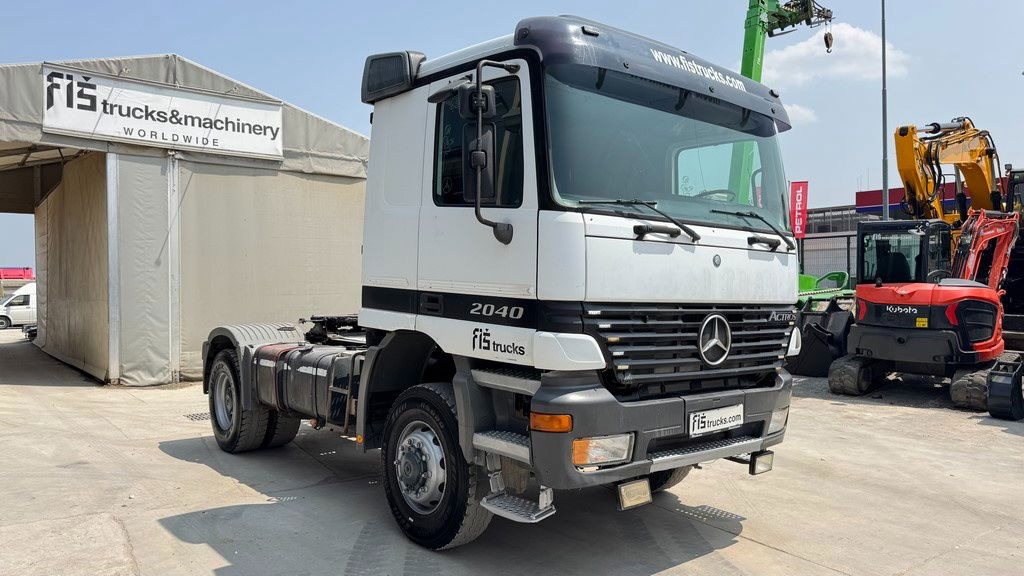 Mercedes-Benz Actros 2040 AS 4x4 tractor unit - tipp. hydr. - Tahač: obrázek 3 Mercedes-Benz Actros 2040 AS 4x4 tractor unit - tipp. hydr. - Tahač: obrázek 3