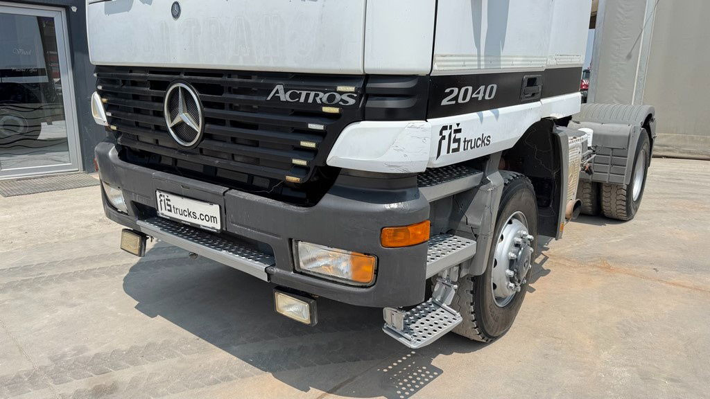 Mercedes-Benz Actros 2040 AS 4x4 tractor unit - tipp. hydr. - Tahač: obrázek 2 Mercedes-Benz Actros 2040 AS 4x4 tractor unit - tipp. hydr. - Tahač: obrázek 2