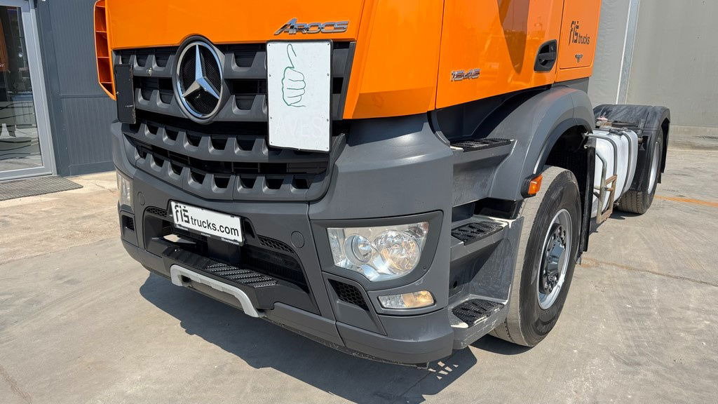 Mercedes-Benz Arocs 1845 HAD 4X4 tractor unit - tipp. hydr. - retarder - Tahač: obrázek 2 Mercedes-Benz Arocs 1845 HAD 4X4 tractor unit - tipp. hydr. - retarder - Tahač: obrázek 2