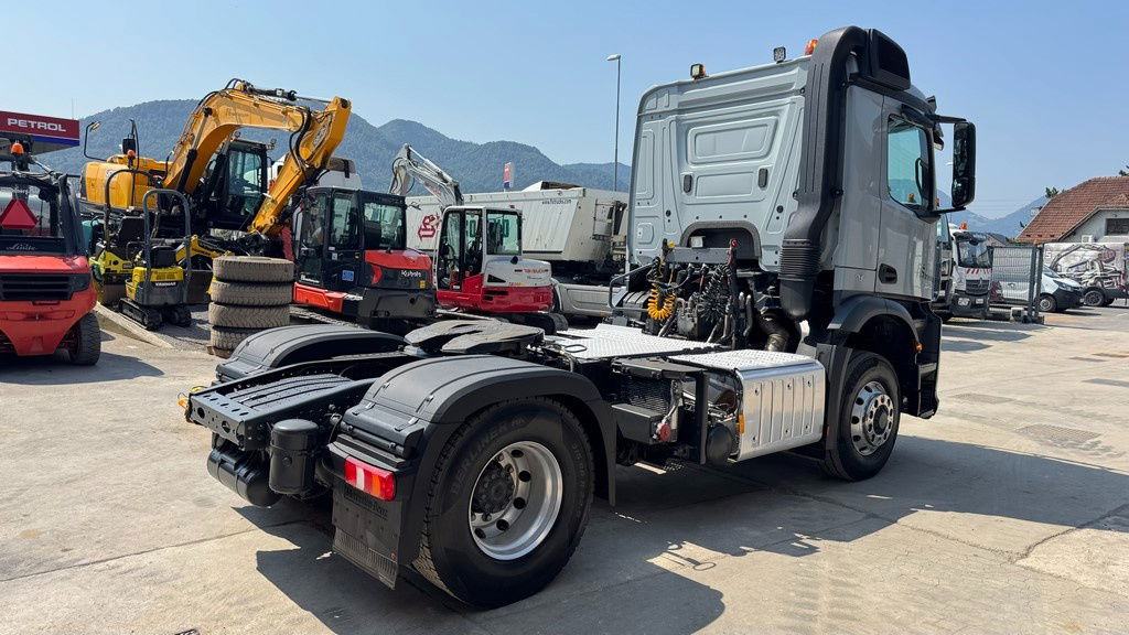 Mercedes-Benz Arocs 1845 HAD 4X4 tractor unit - tipper hydraulics - retarder - Tahač: obrázek 4 Mercedes-Benz Arocs 1845 HAD 4X4 tractor unit - tipper hydraulics - retarder - Tahač: obrázek 4