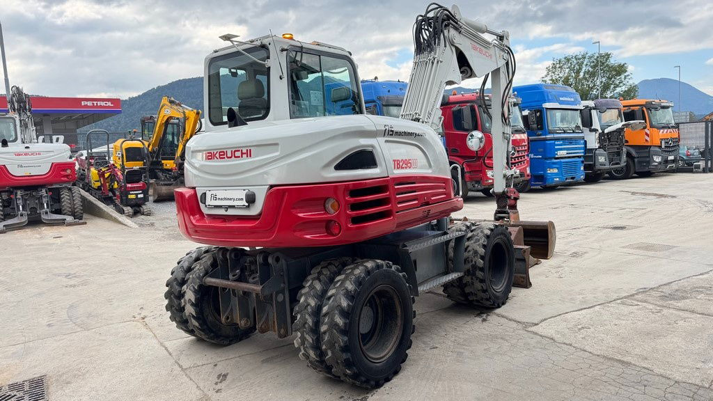 Takeuchi TB295W - 2014 Year - Powertilt - 3X Buckets - Kolesové rýpadlo: obrázek 4 Takeuchi TB295W - 2014 Year - Powertilt - 3X Buckets - Kolesové rýpadlo: obrázek 4