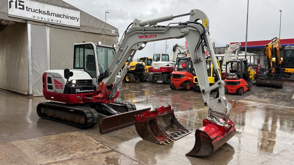Takeuchi TB370 - Powertilt - 3X Buckets - 2021 Year - 3025 Working Hours - Mini rýpadlo: obrázek 5 Takeuchi TB370 - Powertilt - 3X Buckets - 2021 Year - 3025 Working Hours - Mini rýpadlo: obrázek 5