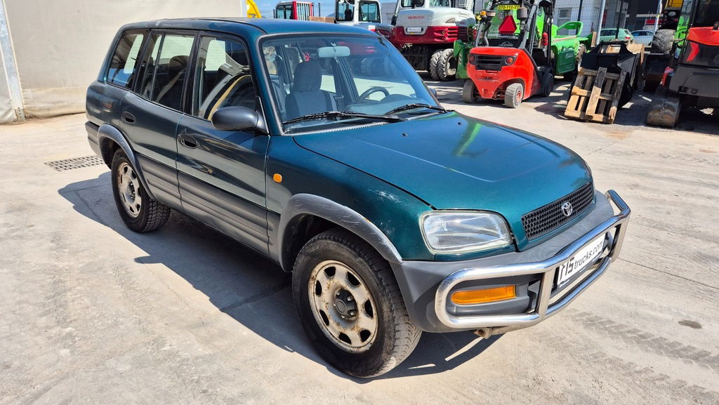 Toyota RAV4 2.0 - Petrol - Automatic - SUV: obrázek 4 Toyota RAV4 2.0 - Petrol - Automatic - SUV: obrázek 4
