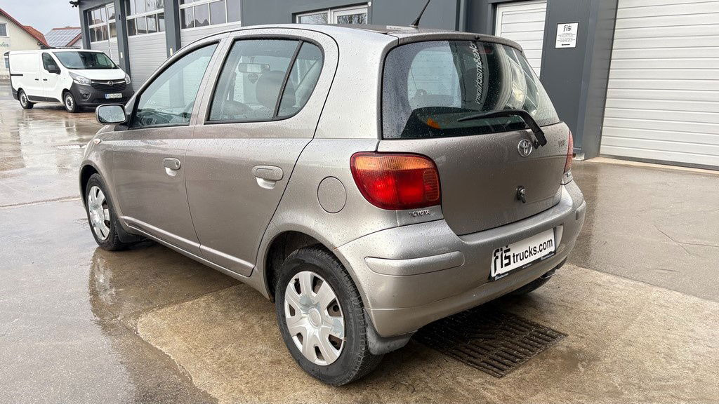 Toyota Yaris 1.3 - Petrol - 5 Doors - AC - Hatchback: obrázek 4 Toyota Yaris 1.3 - Petrol - 5 Doors - AC - Hatchback: obrázek 4