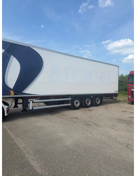Lecitrailer LTF-3ES - Skříňový návěs: obrázek 2 Lecitrailer LTF-3ES - Skříňový návěs: obrázek 2