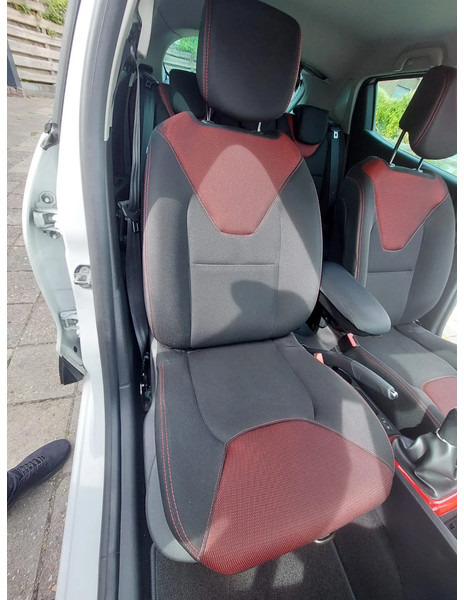 Hatchback Renault Clio Clio 0.9 TCE: obrázek 19
