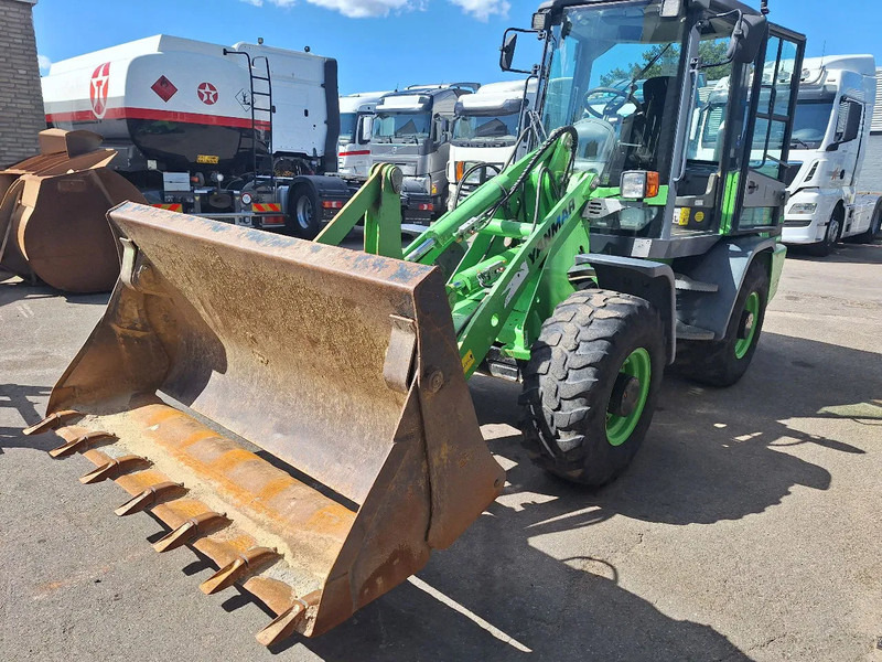 Yanmar V80 - Smykem řízený nakladač pásový: obrázek 2 Yanmar V80 - Smykem řízený nakladač pásový: obrázek 2