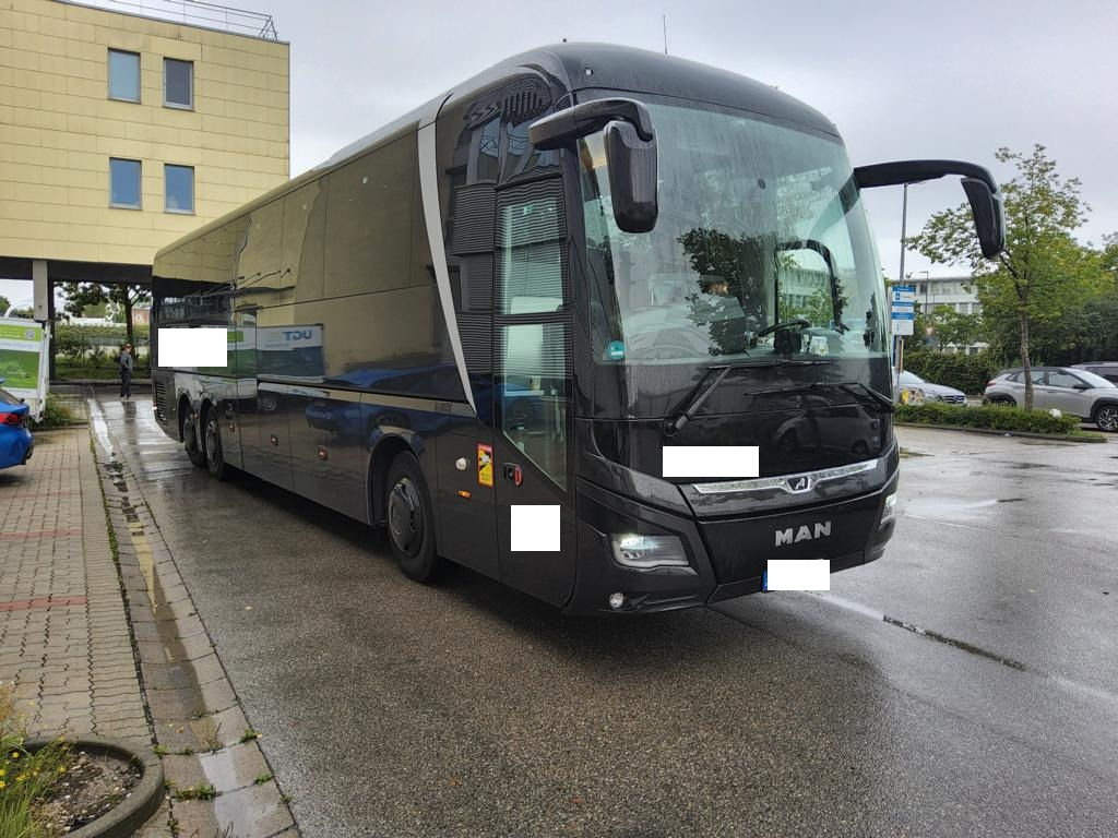 MAN Lion´s Coach C R09 53+1+1 / WC / Küche / Fahrschulpedale - Turistický autobus: obrázek 1 MAN Lion´s Coach C R09 53+1+1 / WC / Küche / Fahrschulpedale - Turistický autobus: obrázek 1