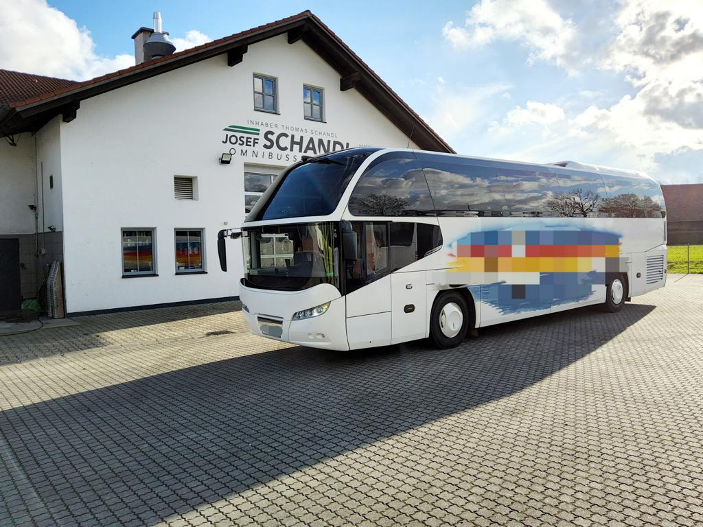 Neoplan Cityliner P14 6 gang manuell / WC / TÜV - Turistický autobus: obrázek 1 Neoplan Cityliner P14 6 gang manuell / WC / TÜV - Turistický autobus: obrázek 1