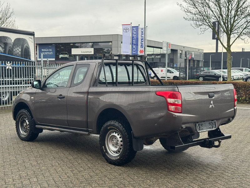 Mitsubishi L200 4*4 airco - Pick-up: obrázek 4 Mitsubishi L200 4*4 airco - Pick-up: obrázek 4