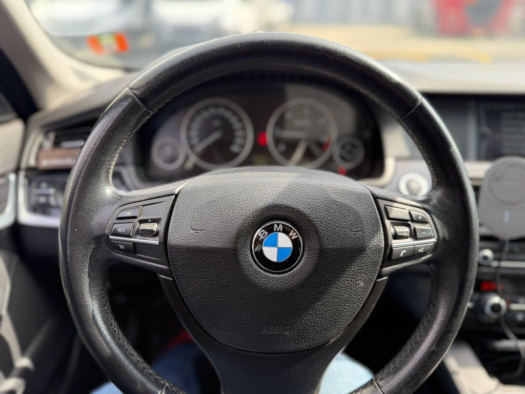 Osobní auto BMW 520D Touring F11: obrázek 11