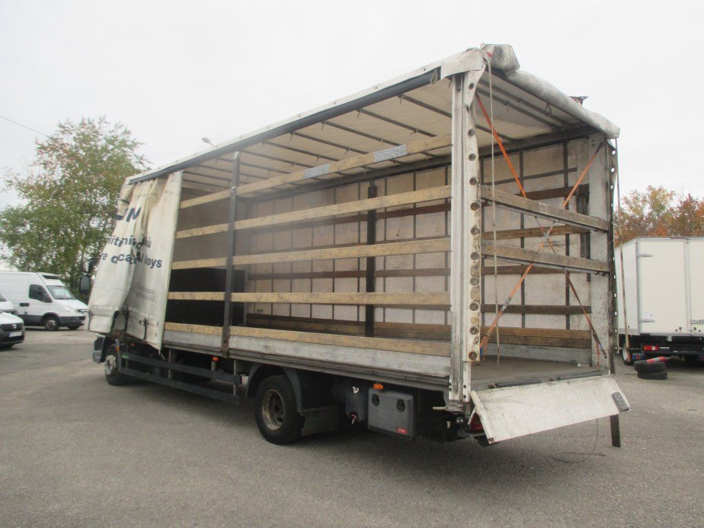 DAF LF 12.260 - Plachtový nákladní auto: obrázek 4 DAF LF 12.260 - Plachtový nákladní auto: obrázek 4