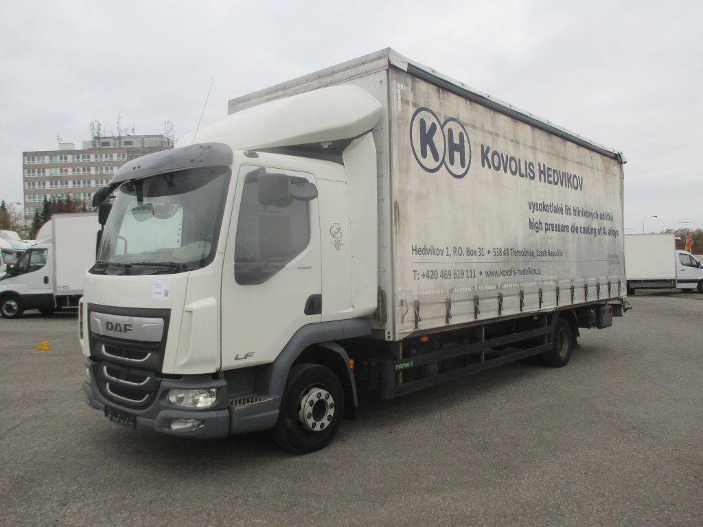 DAF LF 12.260 - Plachtový nákladní auto: obrázek 1 DAF LF 12.260 - Plachtový nákladní auto: obrázek 1