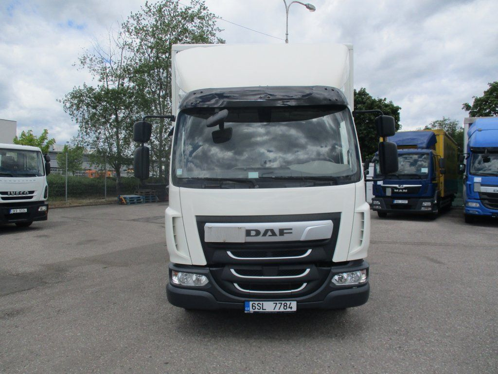 DAF LF 230 Dhollandia 2T - Skříňový nákladní auto: obrázek 2 DAF LF 230 Dhollandia 2T - Skříňový nákladní auto: obrázek 2