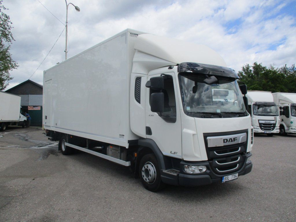 DAF LF 230 Dhollandia 2T - Skříňový nákladní auto: obrázek 1 DAF LF 230 Dhollandia 2T - Skříňový nákladní auto: obrázek 1