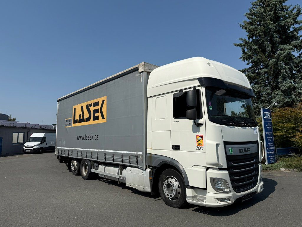 DAF XF440 EURO 6 6x2 + Agrikom - Plachtový nákladní auto: obrázek 2 DAF XF440 EURO 6 6x2 + Agrikom - Plachtový nákladní auto: obrázek 2