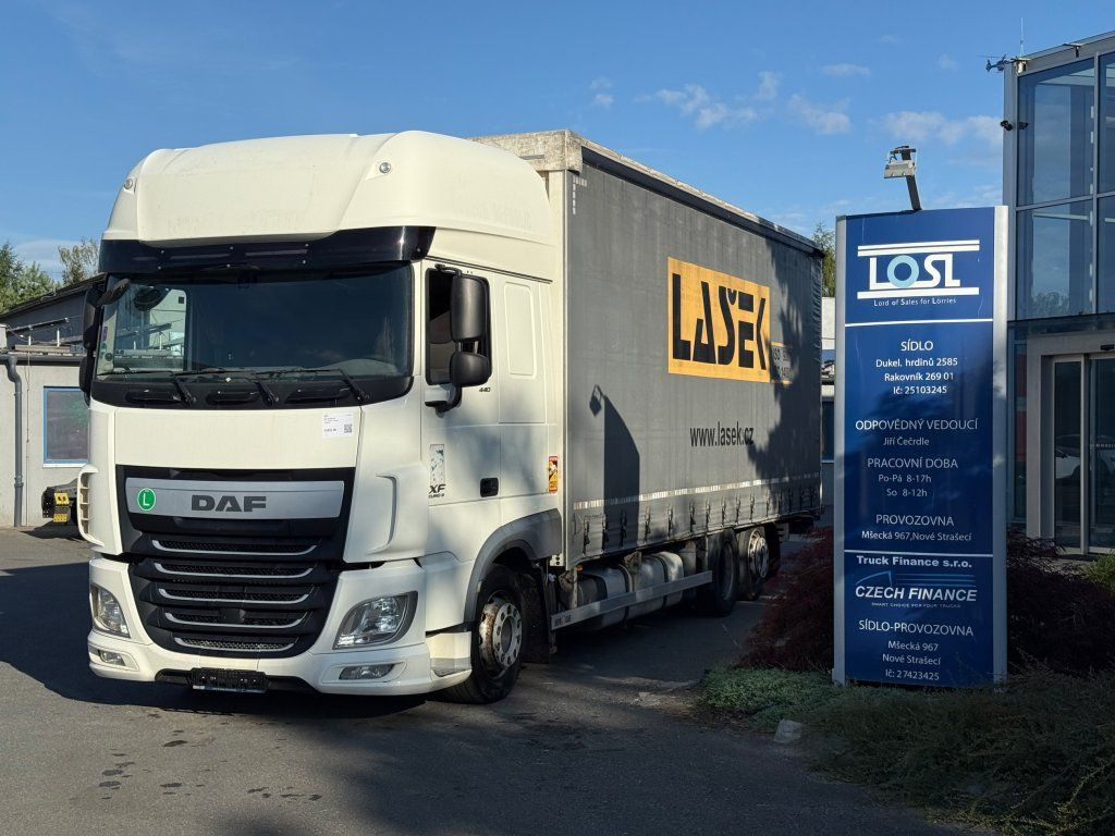 DAF XF440 EURO 6 6x2 - Plachtový nákladní auto: obrázek 1 DAF XF440 EURO 6 6x2 - Plachtový nákladní auto: obrázek 1