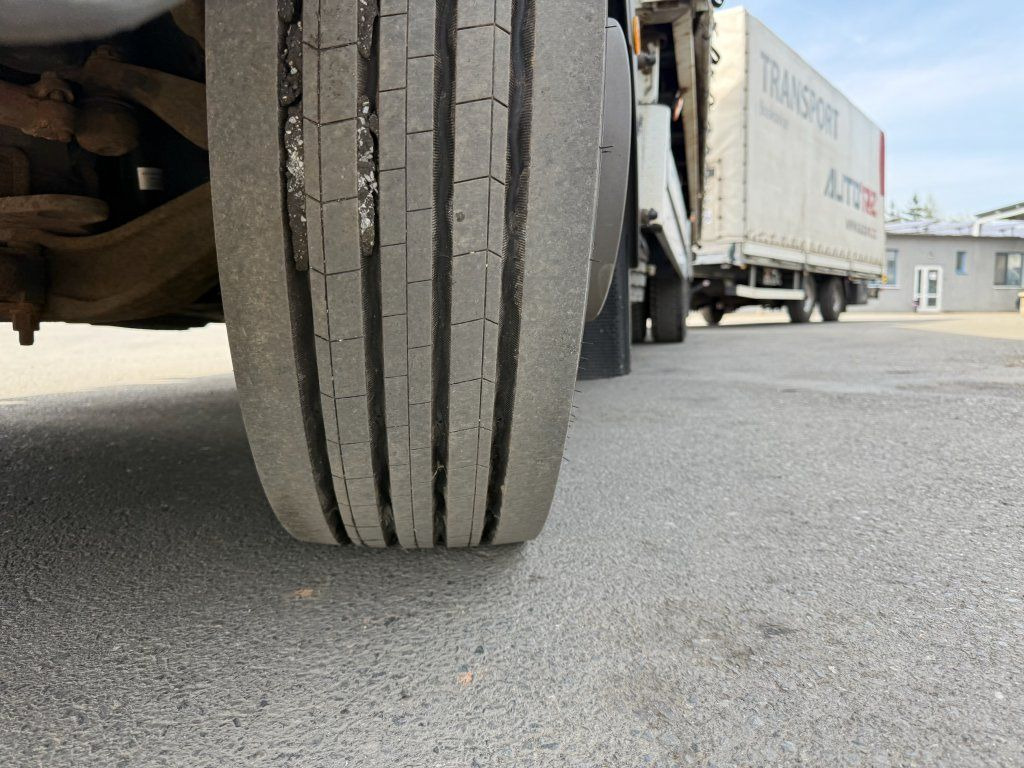Iveco 120E28 EURO 5 - Plachtový nákladní auto: obrázek 5 Iveco 120E28 EURO 5 - Plachtový nákladní auto: obrázek 5
