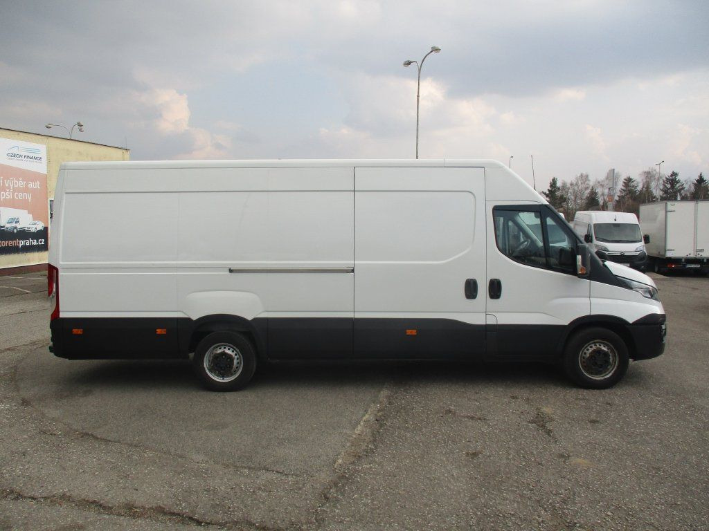 Iveco 35S16 MAXI - Furgon: obrázek 4 Iveco 35S16 MAXI - Furgon: obrázek 4