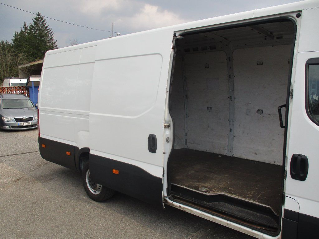 Iveco 35S16 MAXI - Furgon: obrázek 5 Iveco 35S16 MAXI - Furgon: obrázek 5