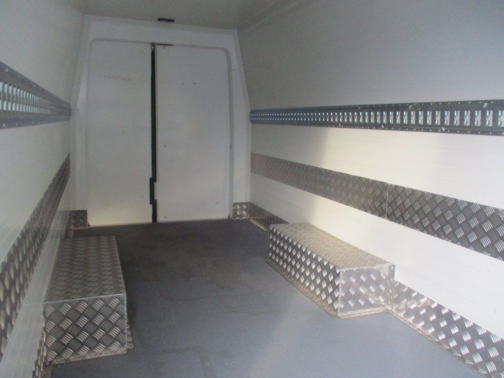 Chladící dodávka Iveco Daily 35C16: obrázek 12